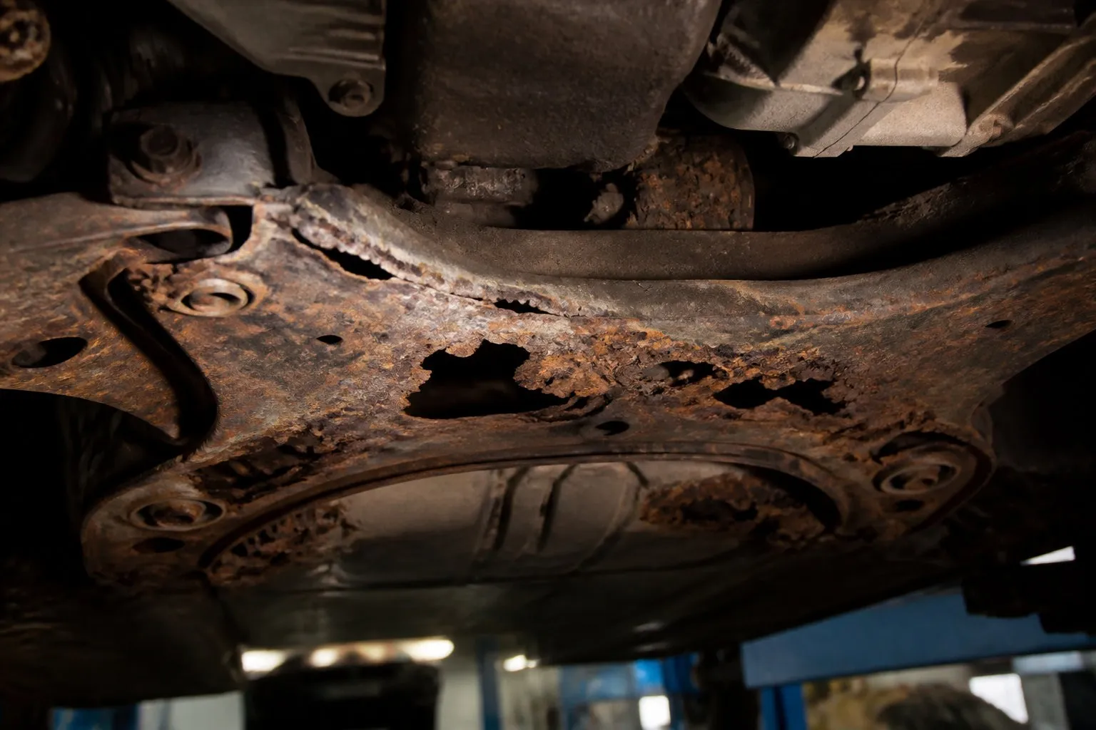 Pourquoi la corrosion du berceau menace la structure de votre auto
