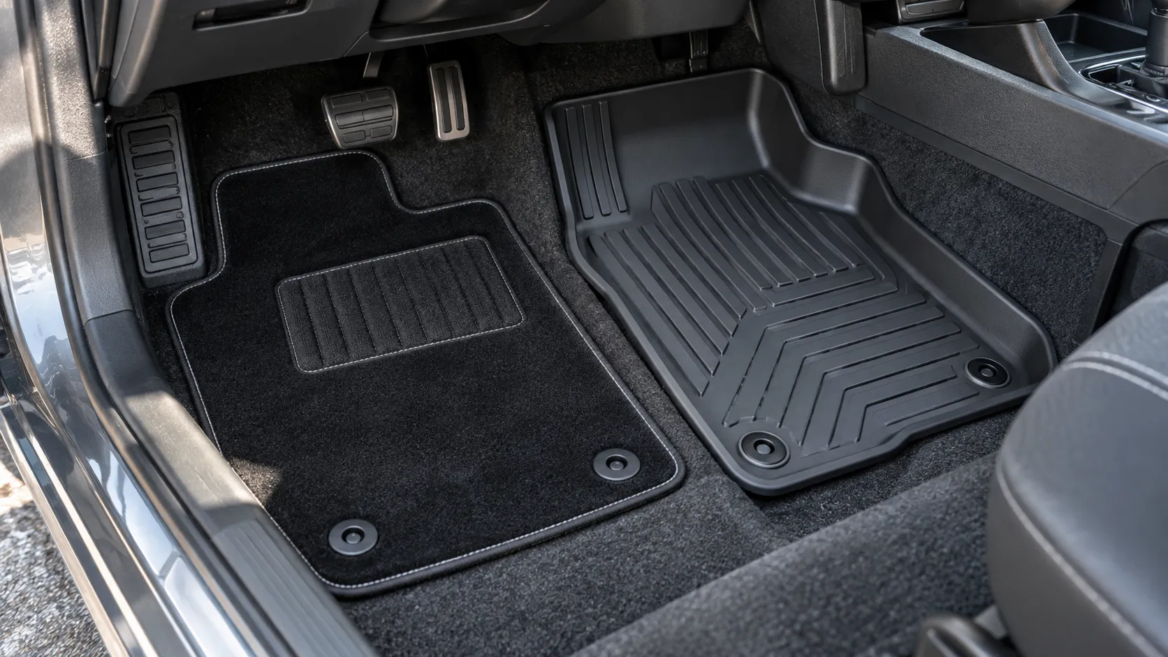 Comment bien choisir la matière de vos tapis de voiture